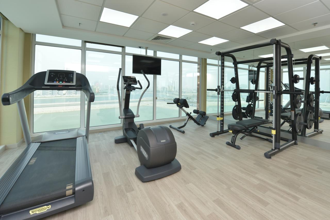 Ramada By Wyndham Manama City Centre Экстерьер фото