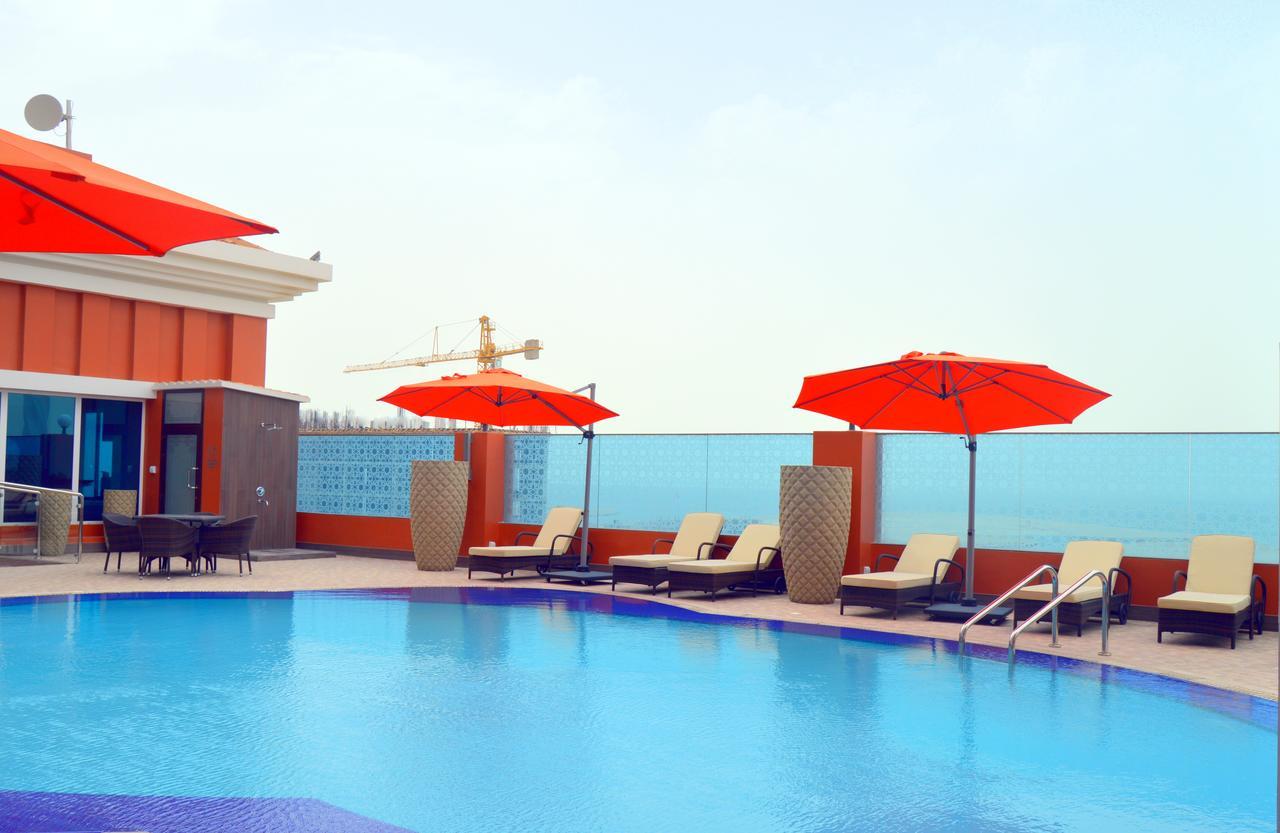 Ramada By Wyndham Manama City Centre Экстерьер фото