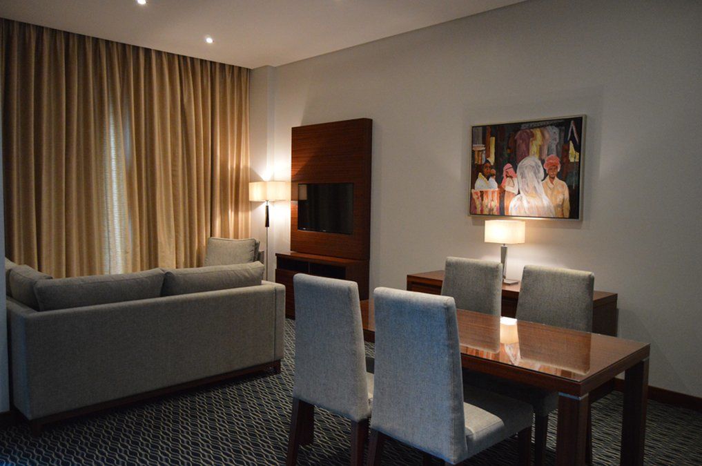 Ramada By Wyndham Manama City Centre Экстерьер фото