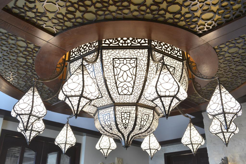Ramada By Wyndham Manama City Centre Экстерьер фото